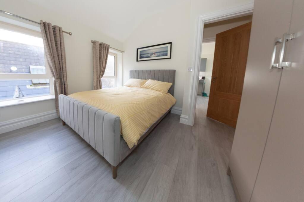 Unit 3 Modern Self Contained Apartment Cobh Bagian luar foto